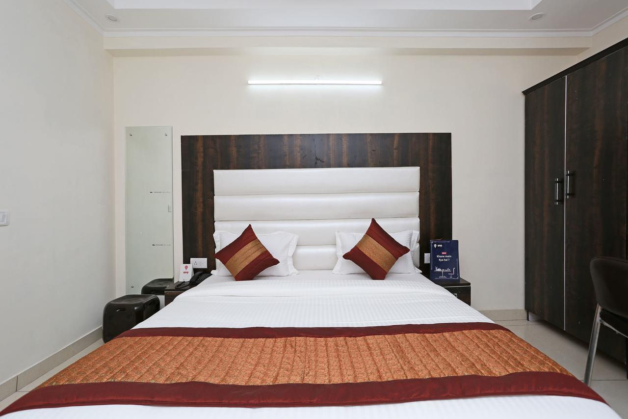 Oyo 9147 Hotel Aerostay Új-Delhi Kültér fotó