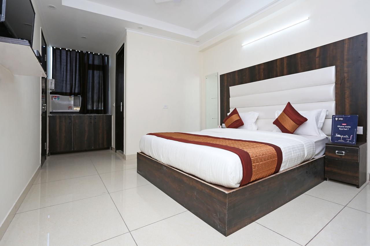 Oyo 9147 Hotel Aerostay Új-Delhi Kültér fotó