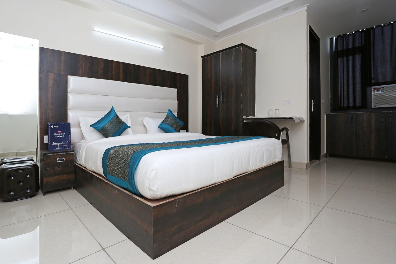 Oyo 9147 Hotel Aerostay Új-Delhi Kültér fotó