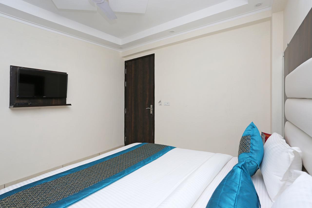 Oyo 9147 Hotel Aerostay Új-Delhi Kültér fotó