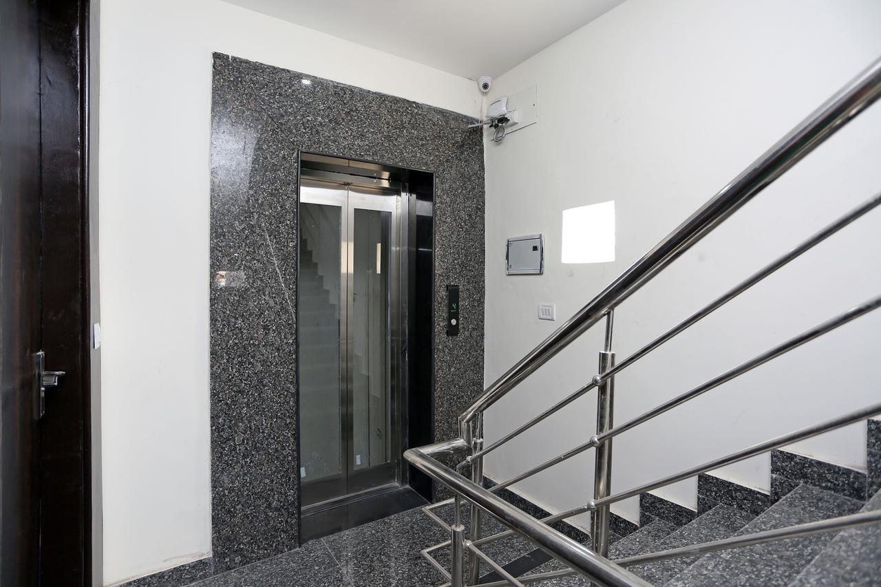 Oyo 9147 Hotel Aerostay Új-Delhi Kültér fotó