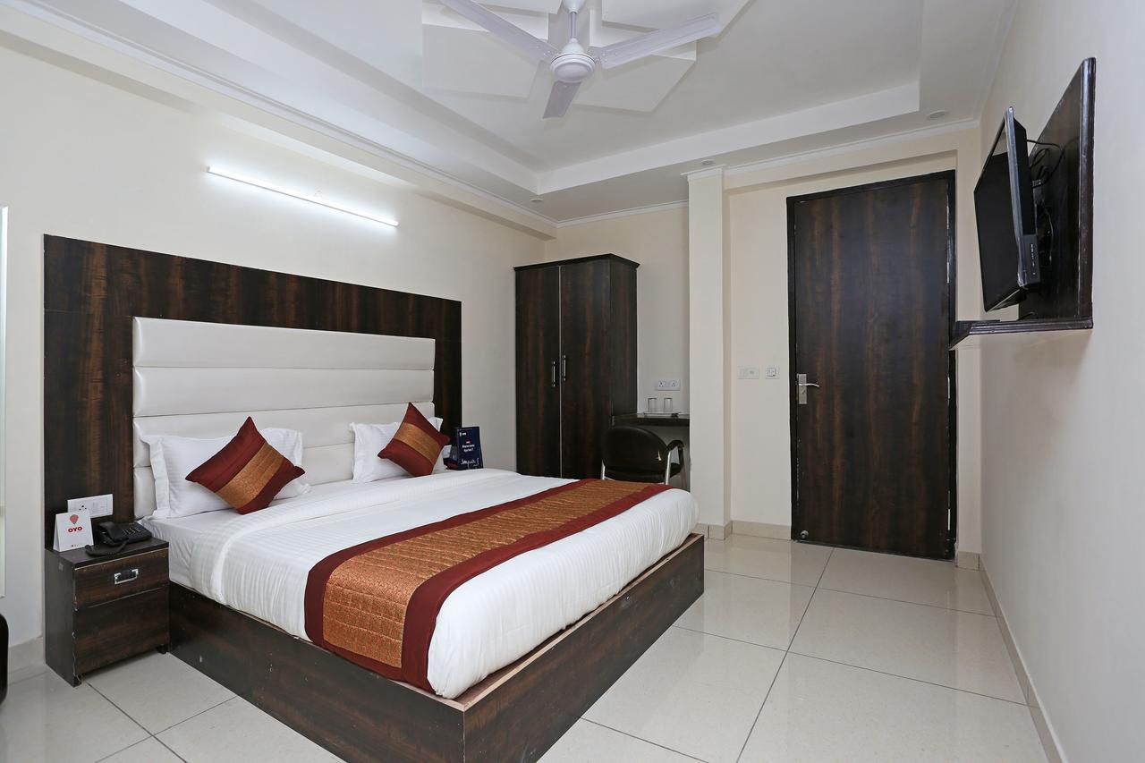 Oyo 9147 Hotel Aerostay Új-Delhi Kültér fotó